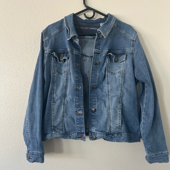 XL Wrangler Women's Classic Blue Jean Jacket - Picture 11 of 11